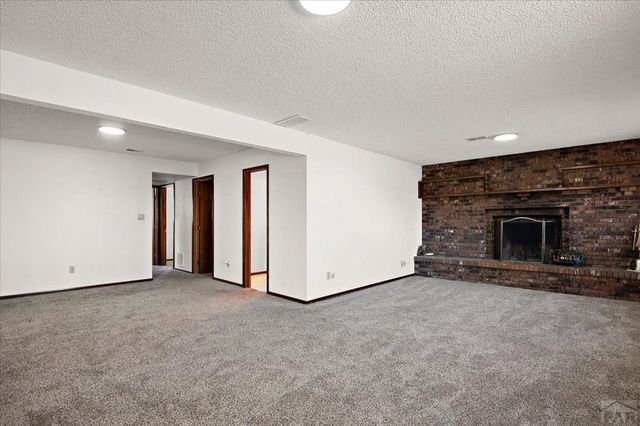 208 Starlite Dr, Pueblo, CO 81005