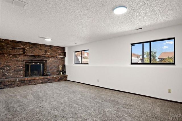 208 Starlite Dr, Pueblo, CO 81005