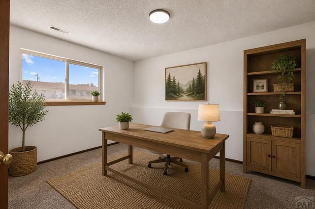 208 Starlite Dr, Pueblo, CO 81005