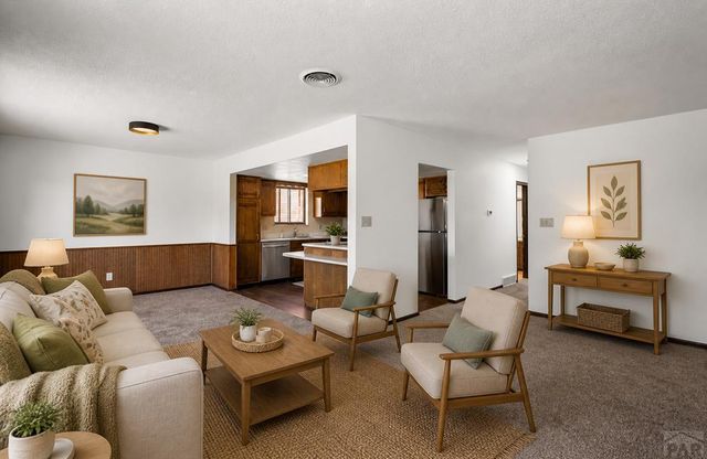 208 Starlite Dr, Pueblo, CO 81005