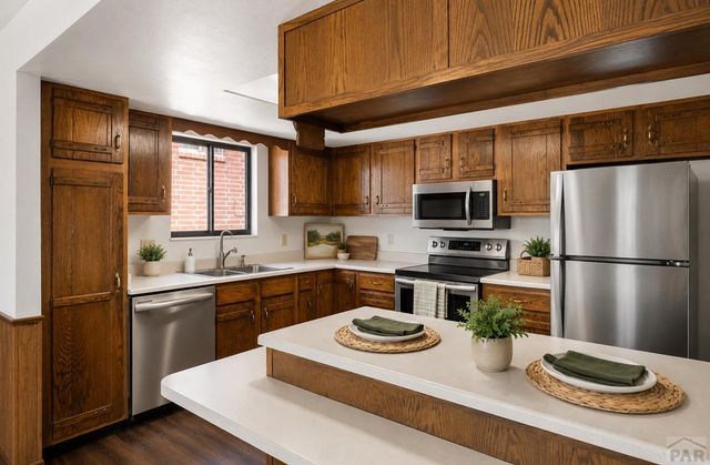 208 Starlite Dr, Pueblo, CO 81005