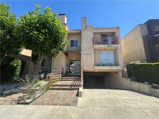 13508 Moorpark 2, Sherman Oaks, CA 91423