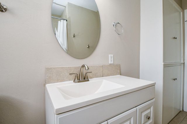 1957 Norcrest Drive, Houston, TX 77055