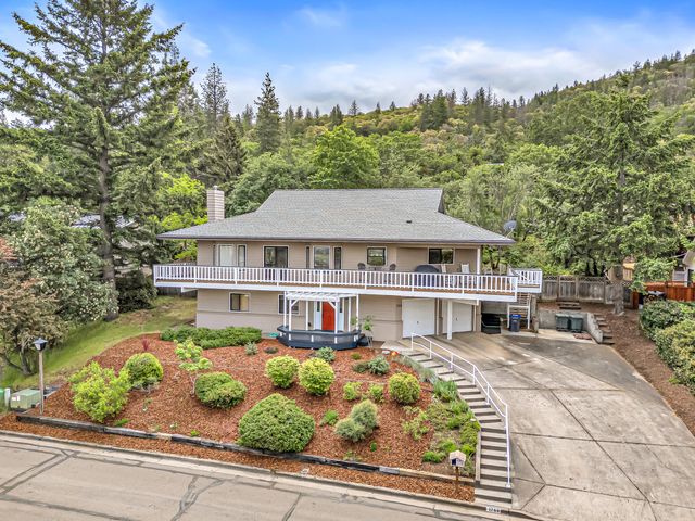 1768 Crestview Drive, Ashland, OR 97520