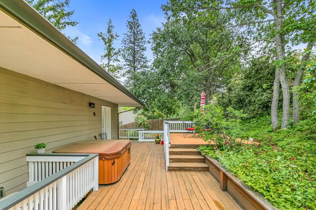 1768 Crestview Drive, Ashland, OR 97520