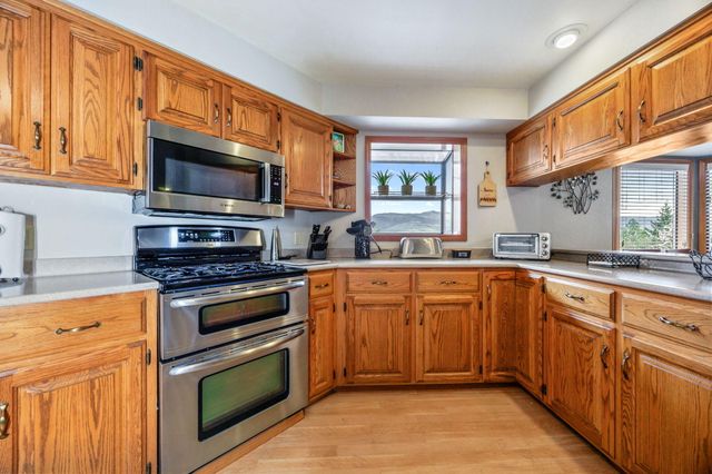 1768 Crestview Drive, Ashland, OR 97520