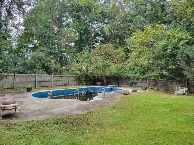 135 Pamela Court, Fayetteville, GA 30214