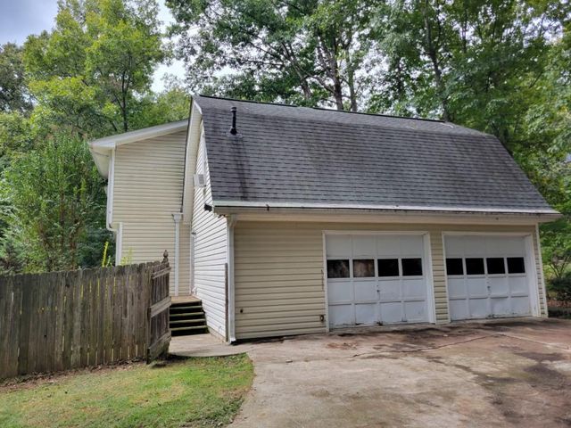 135 Pamela Court, Fayetteville, GA 30214