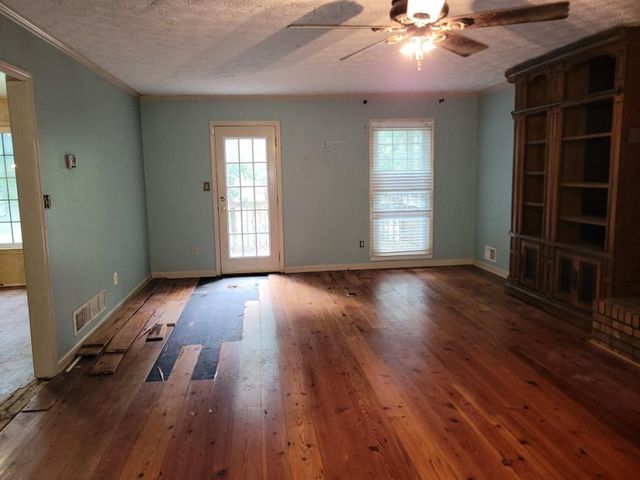 135 Pamela Court, Fayetteville, GA 30214