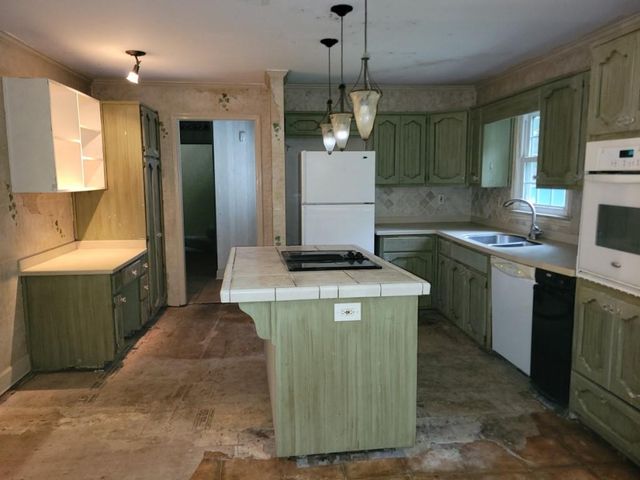 135 Pamela Court, Fayetteville, GA 30214