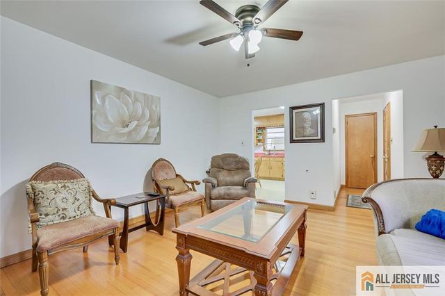 26 Goodwill Place, Metuchen, NJ 08840