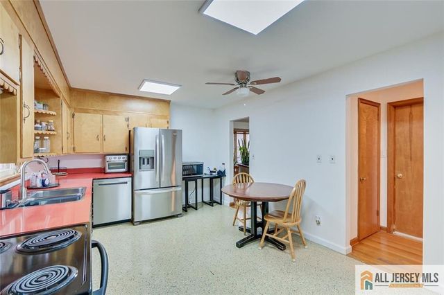 26 Goodwill Place, Metuchen, NJ 08840