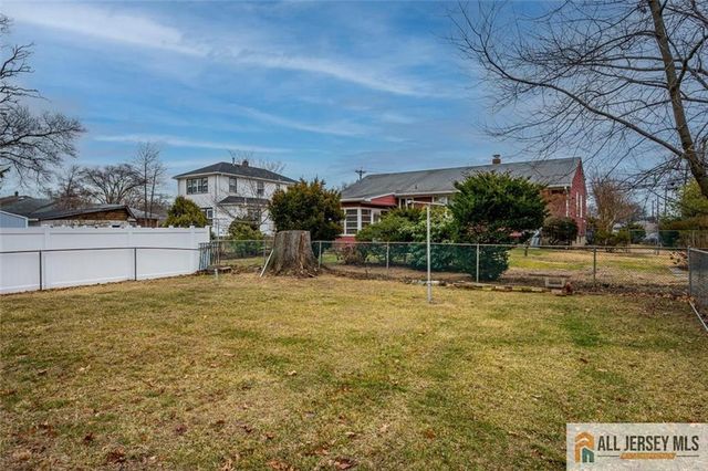 26 Goodwill Place, Metuchen, NJ 08840