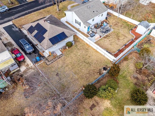 26 Goodwill Place, Metuchen, NJ 08840