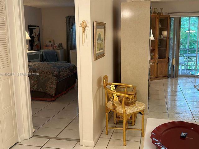 5640 SW 3rd Pl 212, Margate, FL 33068