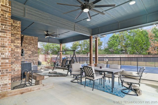 212 Paris Avenue, Durant, OK 74701