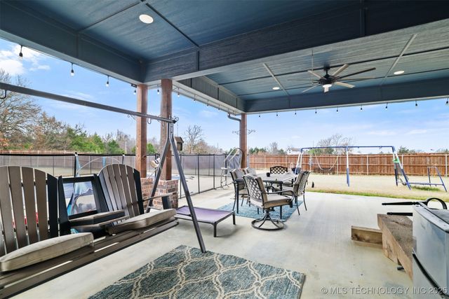 212 Paris Avenue, Durant, OK 74701