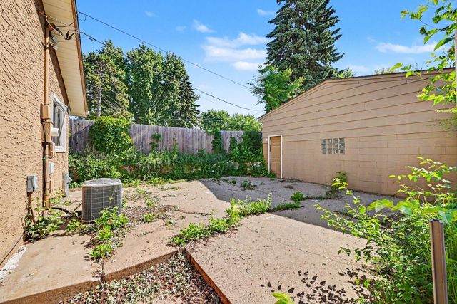 401 42nd Avenue NE, Minneapolis, MN 55421