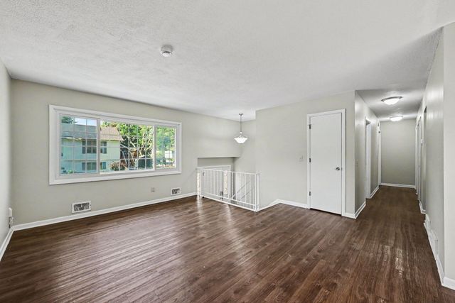 401 42nd Avenue NE, Minneapolis, MN 55421