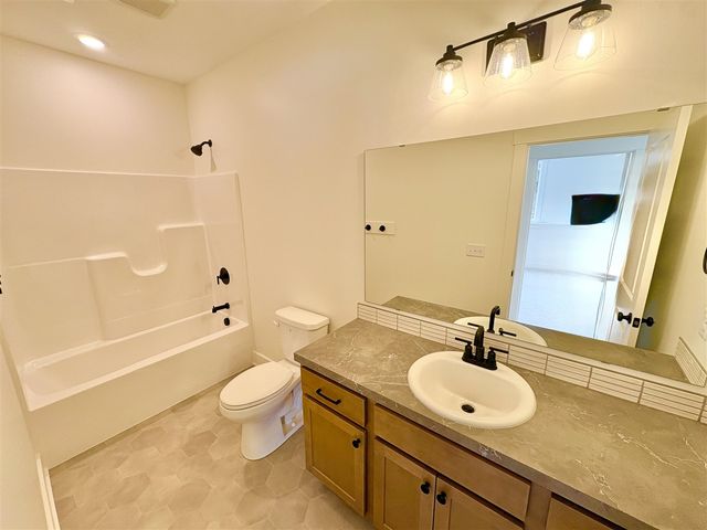 5940 Valley Point Drive, Caledonia, MI 49316