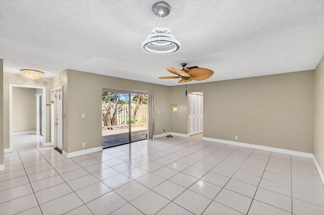 714 NW 27th Avenue C, Delray Beach, FL 33445