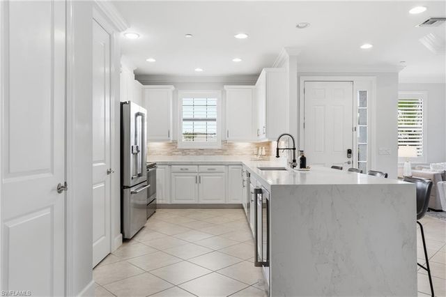 8777 Bellano CT 101, Naples, FL 34119