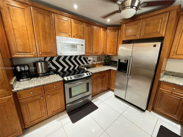 8951 SW 16th St, Boca Raton, FL 33433