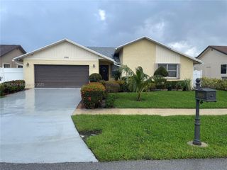 8951 SW 16th St, Boca Raton, FL 33433