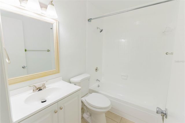 6094 PEREGRINE AVENUE 16C, Orlando, FL 32819