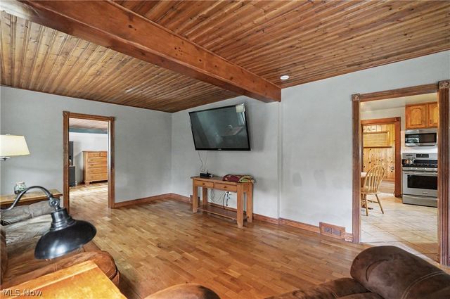 1911 Oriel Rogers Road, Girard, OH 44420
