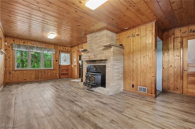 1911 Oriel Rogers Road, Girard, OH 44420