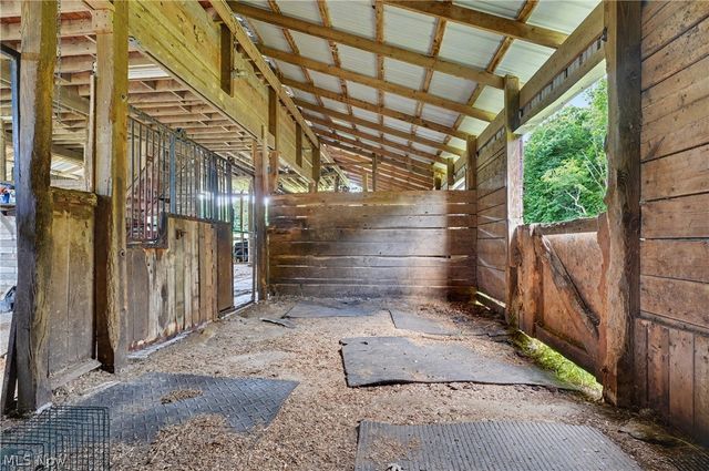 1911 Oriel Rogers Road, Girard, OH 44420