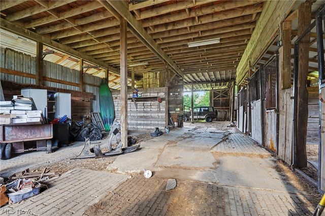 1911 Oriel Rogers Road, Girard, OH 44420