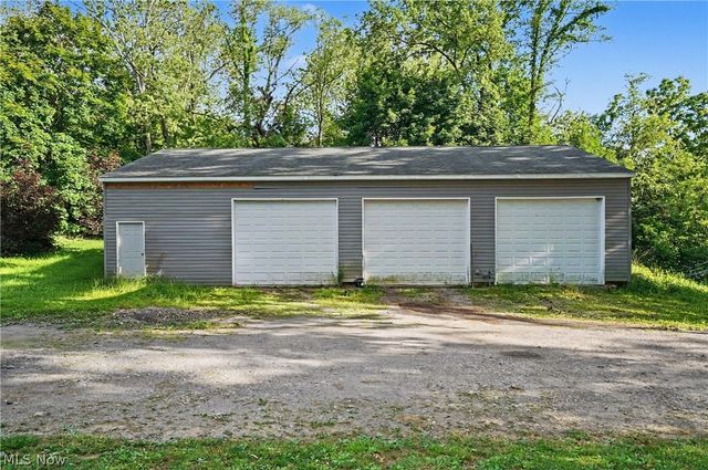1911 Oriel Rogers Road, Girard, OH 44420