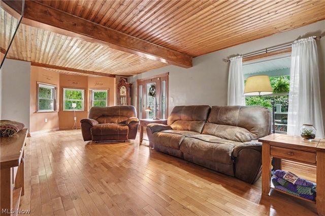 1911 Oriel Rogers Road, Girard, OH 44420