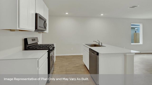 101 HOWARD DR, Maxwell, TX 78656