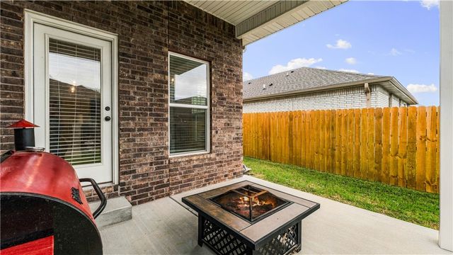 141 Keaton Street, Prairie Grove, AR 72753