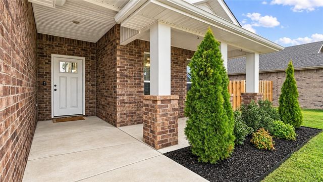 141 Keaton Street, Prairie Grove, AR 72753