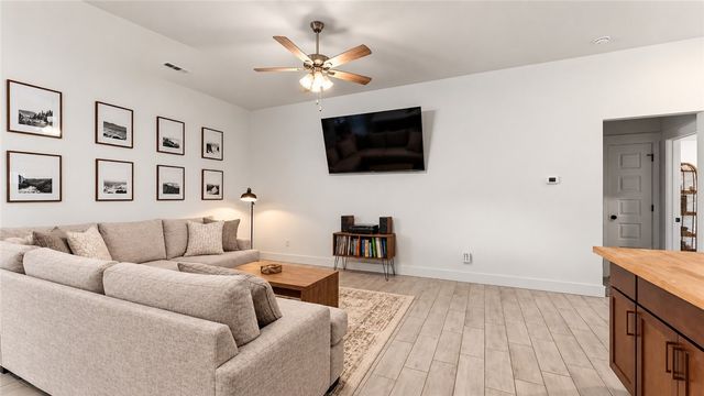141 Keaton Street, Prairie Grove, AR 72753