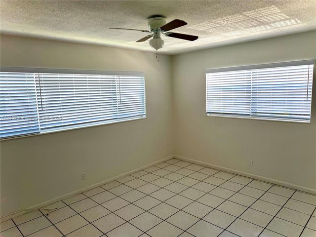 3220 NE 10th St 17, Pompano Beach, FL 33062