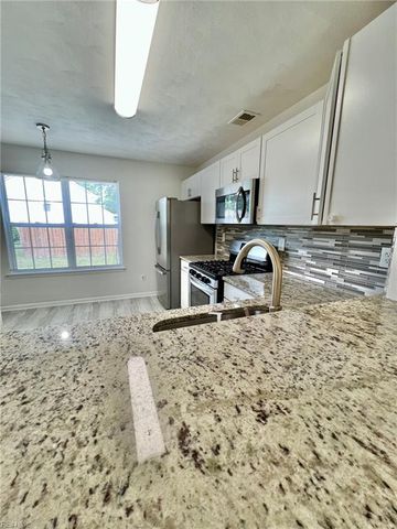 205 Dillwyn DR, Chesapeake, VA 23322