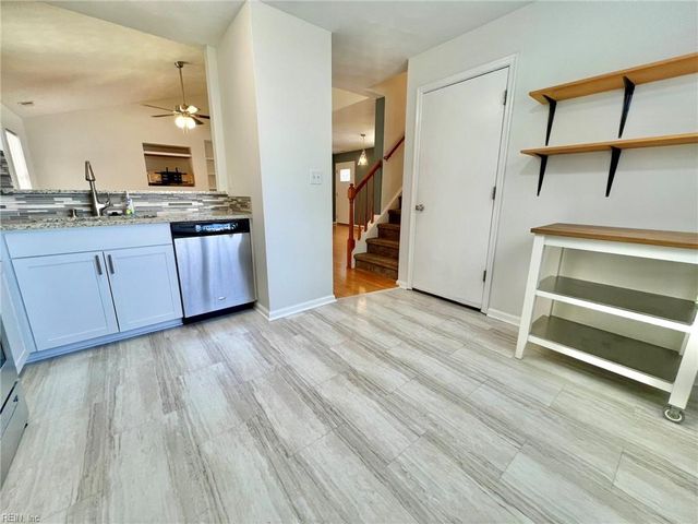 205 Dillwyn DR, Chesapeake, VA 23322