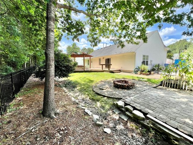 205 Dillwyn DR, Chesapeake, VA 23322