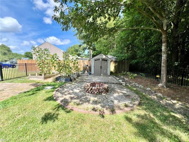 205 Dillwyn DR, Chesapeake, VA 23322