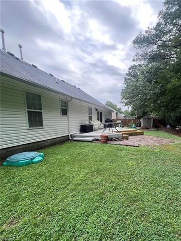 205 Dillwyn DR, Chesapeake, VA 23322