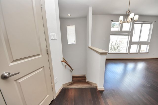 5326 Avenue J, Houston, TX 77011