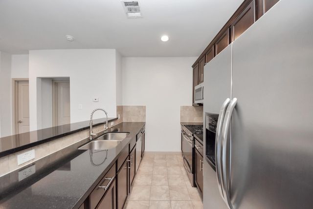 5326 Avenue J, Houston, TX 77011