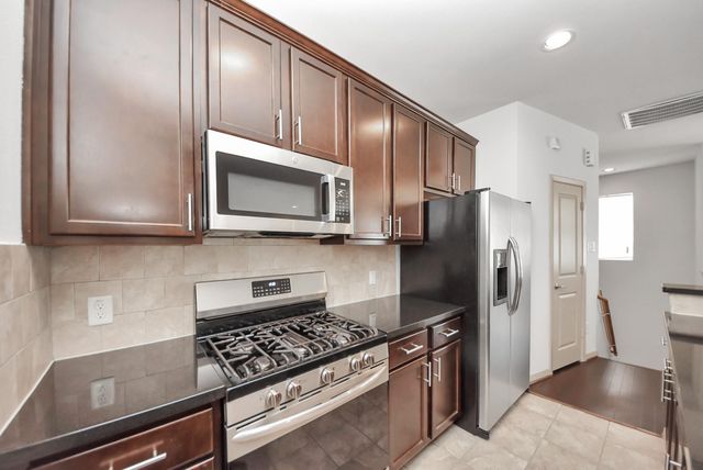 5326 Avenue J, Houston, TX 77011