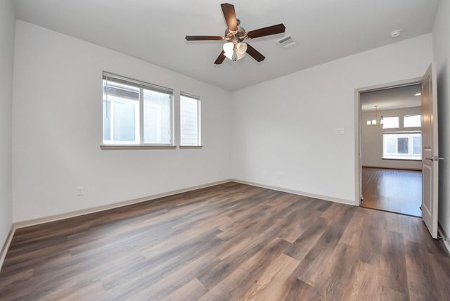 5326 Avenue J, Houston, TX 77011