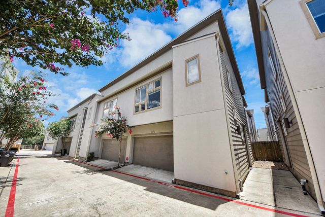 5326 Avenue J, Houston, TX 77011